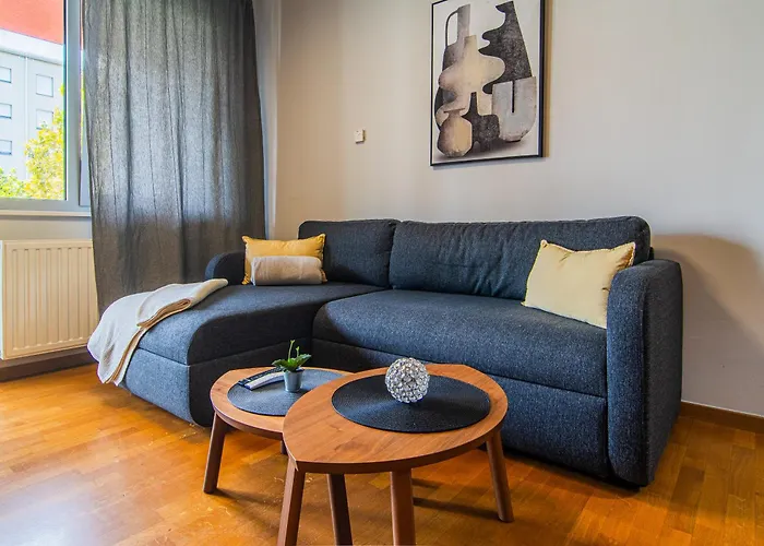 Flexible Selfcheckins 92 - Zagreb - Parking - Loggia - Bedroom