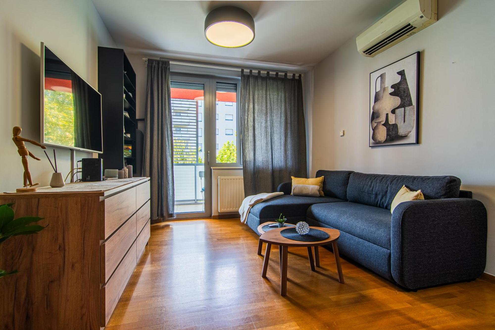 Flexible Selfcheckins 92 - - Parking - Loggia - Bedroom * Zagabria