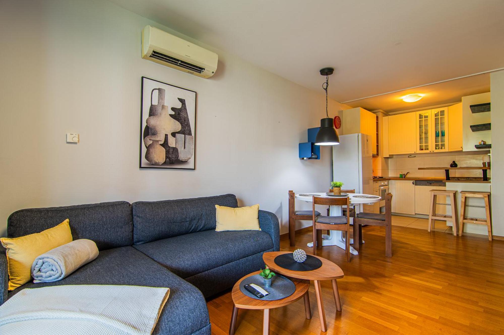 Flexible Selfcheckins 92 - - Parking - Loggia - Bedroom