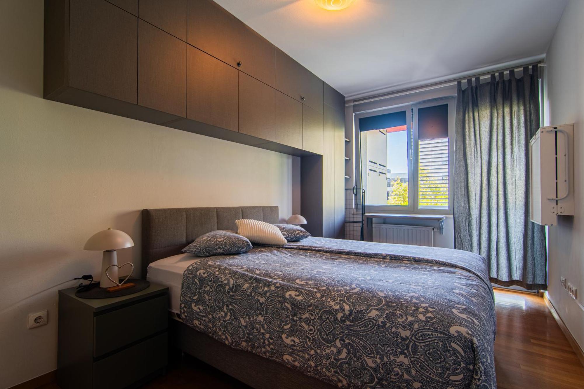 Flexible Selfcheckins 92 - - Parking - Loggia - Bedroom Appartamento